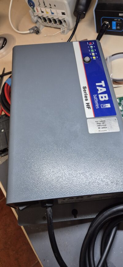 Cargador baterias TAB HFZD 24/50